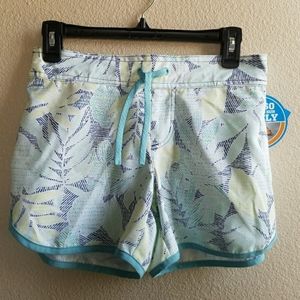 Columbia PFG shorts NWT floral pattern tropical